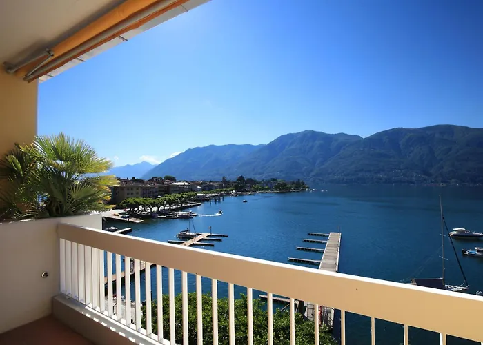 Paradise With Lake & Piazza View