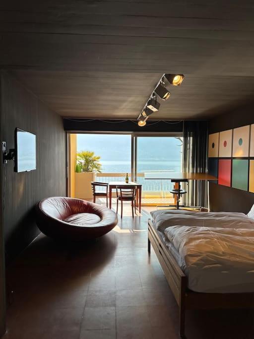 Paradise With Lake & Piazza View Apartamento