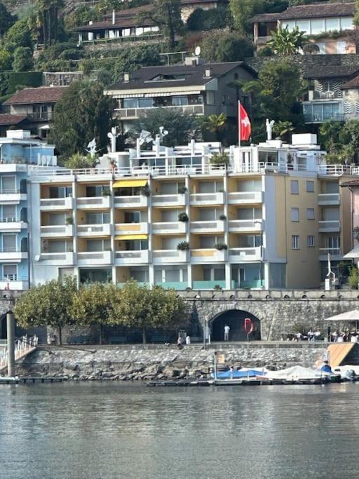 Paradise With Lake & Piazza View Apartment