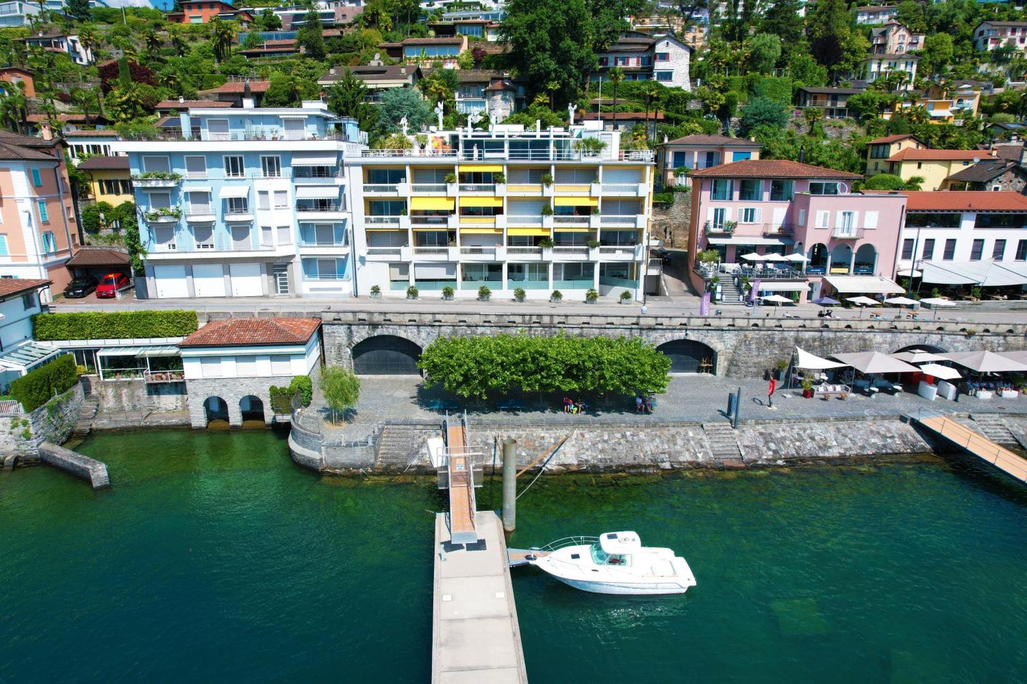 Paradise With Lake & Piazza View Apartamento